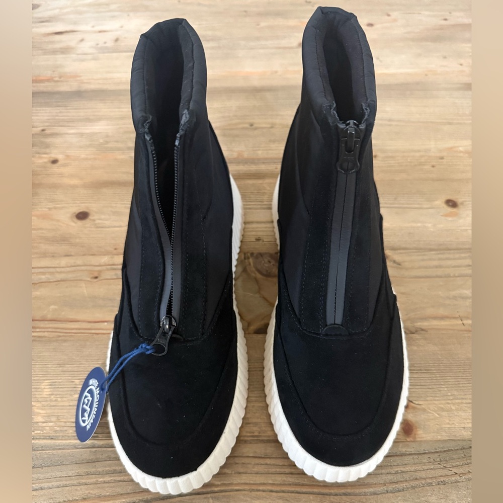 White Mountain Downtown Booties, Size 10, Black, New with Tags